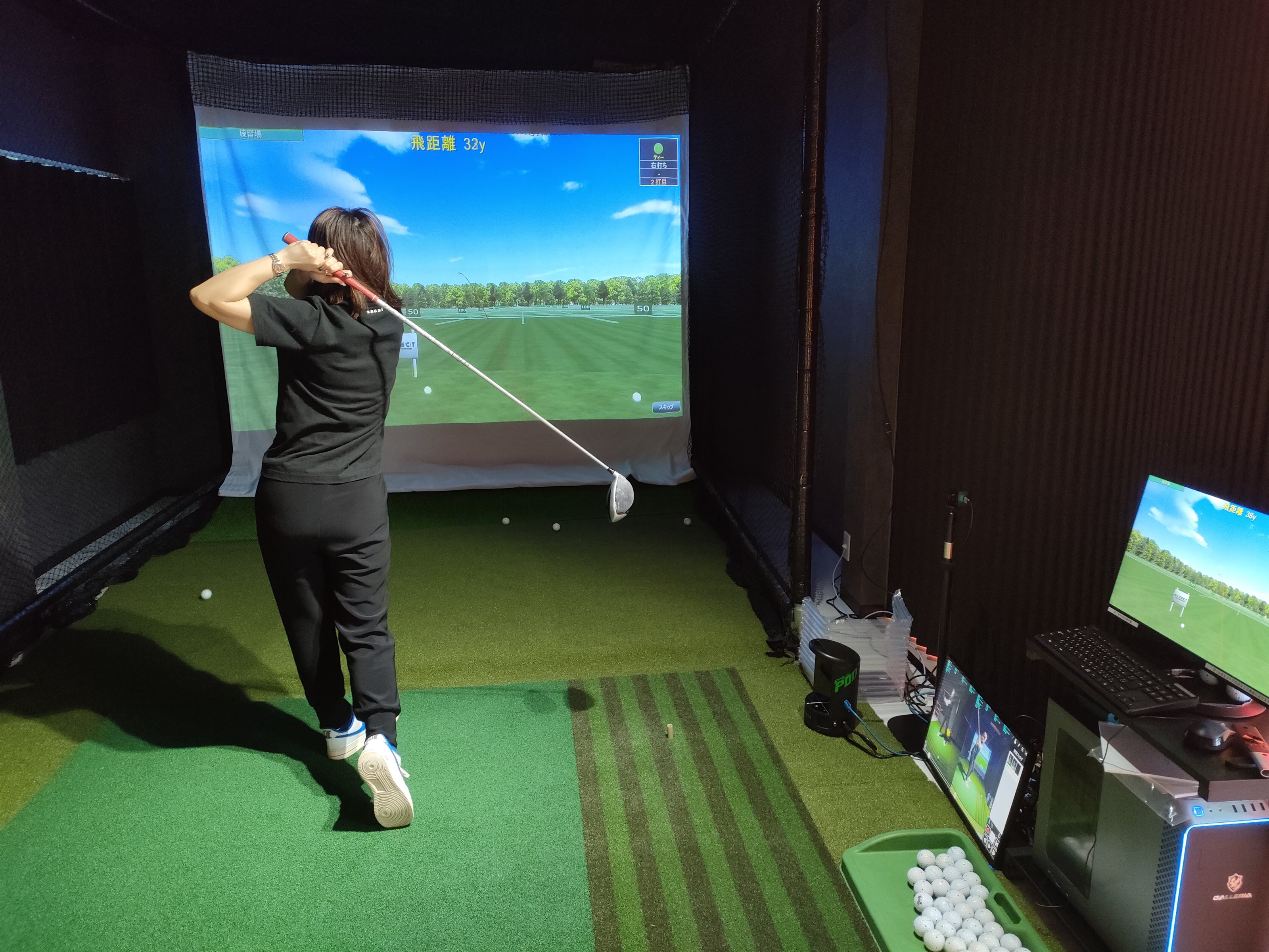 インドアシミュレーションゴルフ